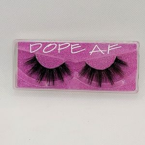 NIB Adhesive False Eyelashes Pair of fake eyelash
